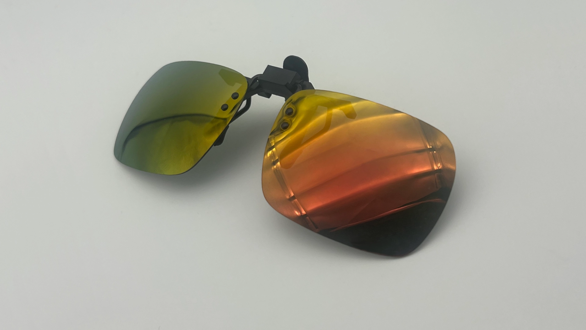 Clip Carré Or Miroir - Cote Clip lunettes de soleil carré verres or miroir polarisés vue cote