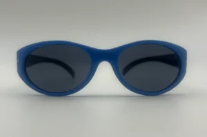 Lunettes de soleil bébé bleu verres noirs polarisés vue face