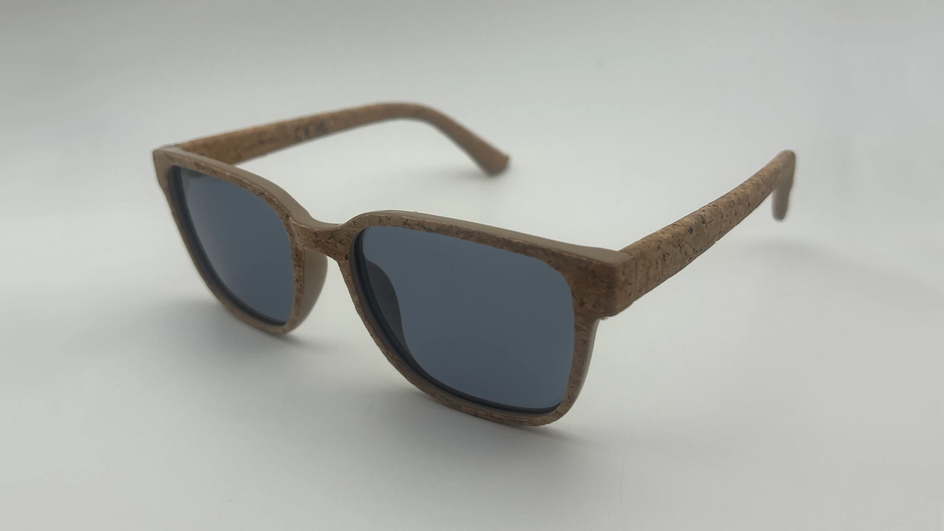 Lunettes Bois Wellington - Cote Lunettes de soleil en bois wellington verres gris polarisés vue cote