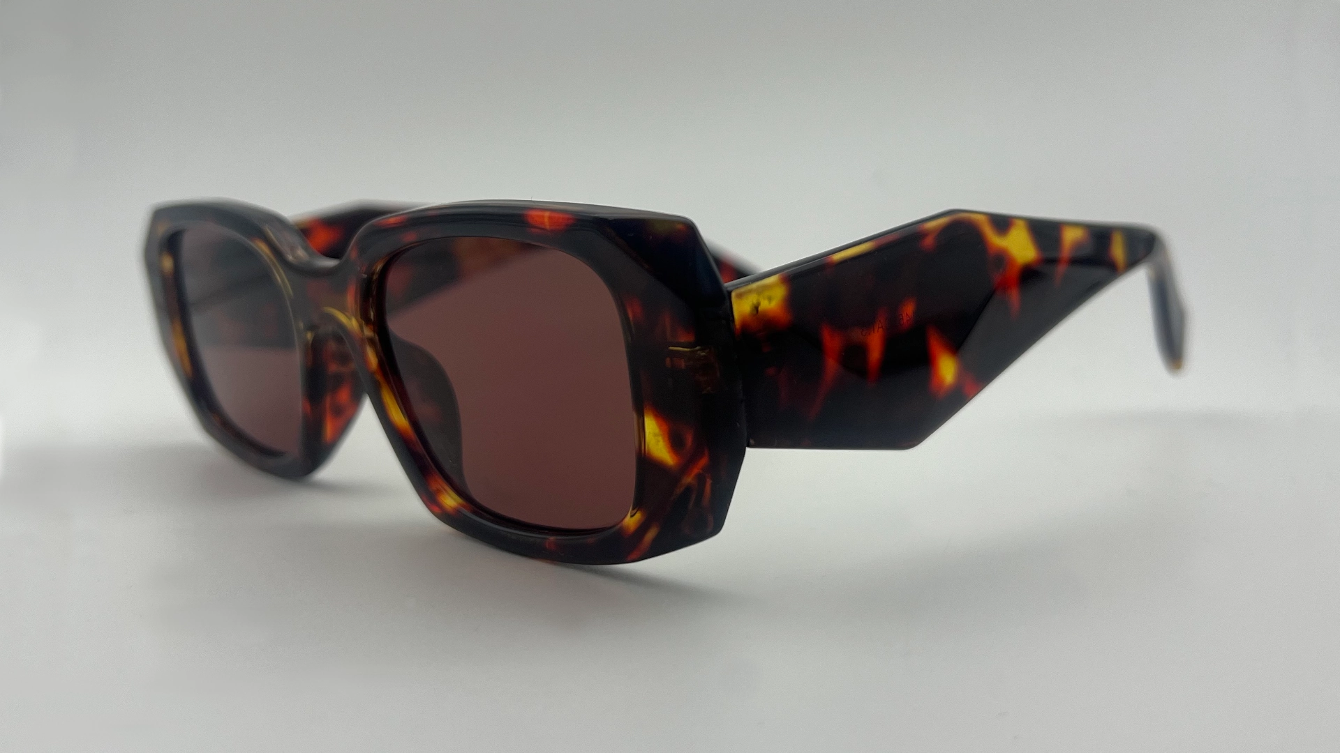 Lunettes Carrées Écaille - Cote Lunettes de soleil carrées écaille verres marron vue cote