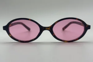 Lunettes de soleil ovales écaille verres rose vue face